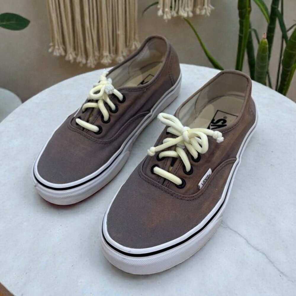 Vans Women's Size 6.5 Lace Up Canvas Sneakers Gray